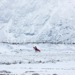 Outlet Vinter surfing i Lofoten