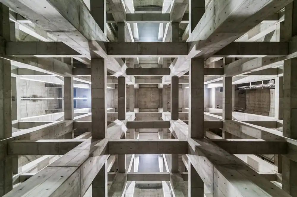 Ceiling Fynd